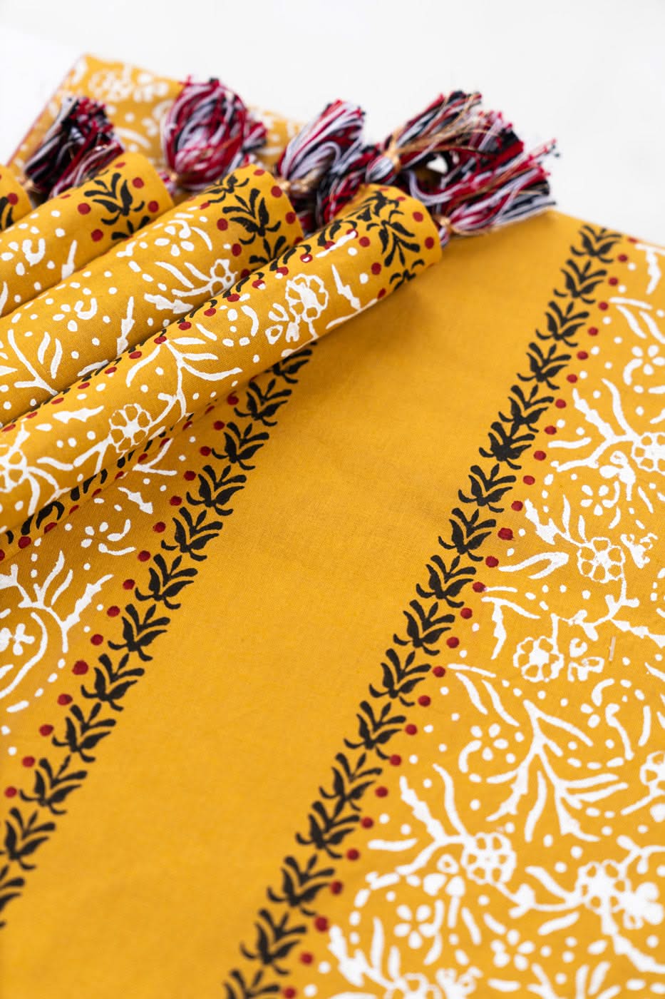 HOME | TABLE RUNNER - Image 3