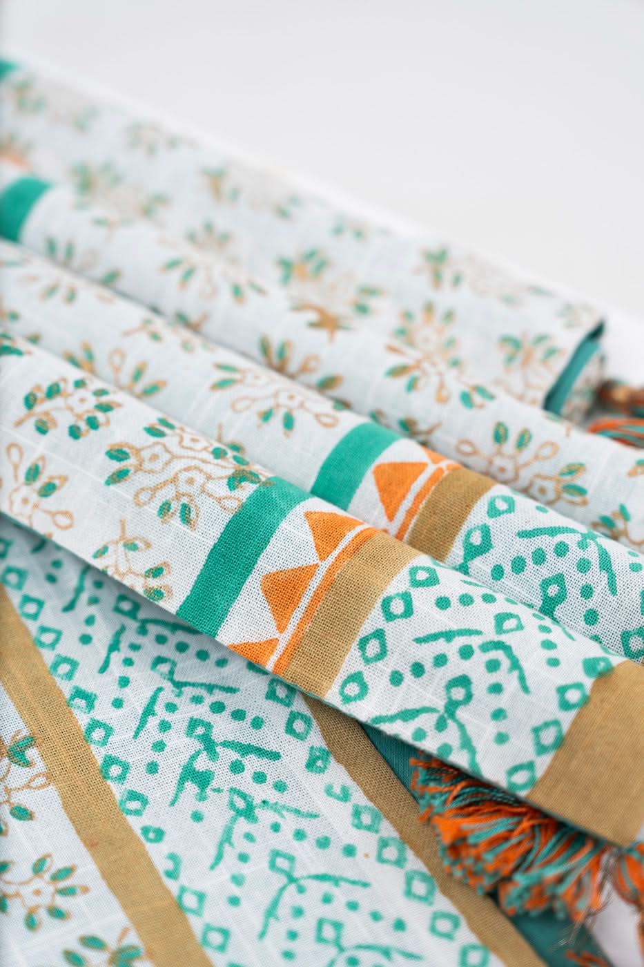 HOME | TABLE RUNNER - Image 3